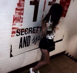 Стройная брюнетка, ищу активного мужчину для секса в Сургуте Стройная брюнетка, ищу активного мужчину для секса в Сургуте