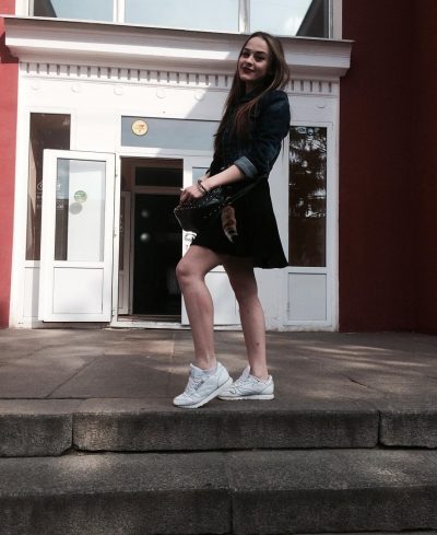 Шаловливая, горячая развратница ждет мужчин в Сургуте