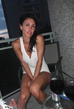 Две подружки приглашают мужчин присоединиться в Сургуте Две подружки приглашают мужчин присоединиться в Сургуте