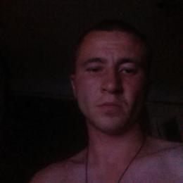 Парень ищет девушку в Сургуте